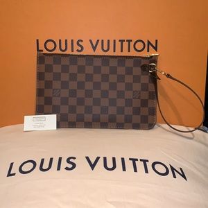 Louis Vuitton Neverfull MM Clutch/Wristlet